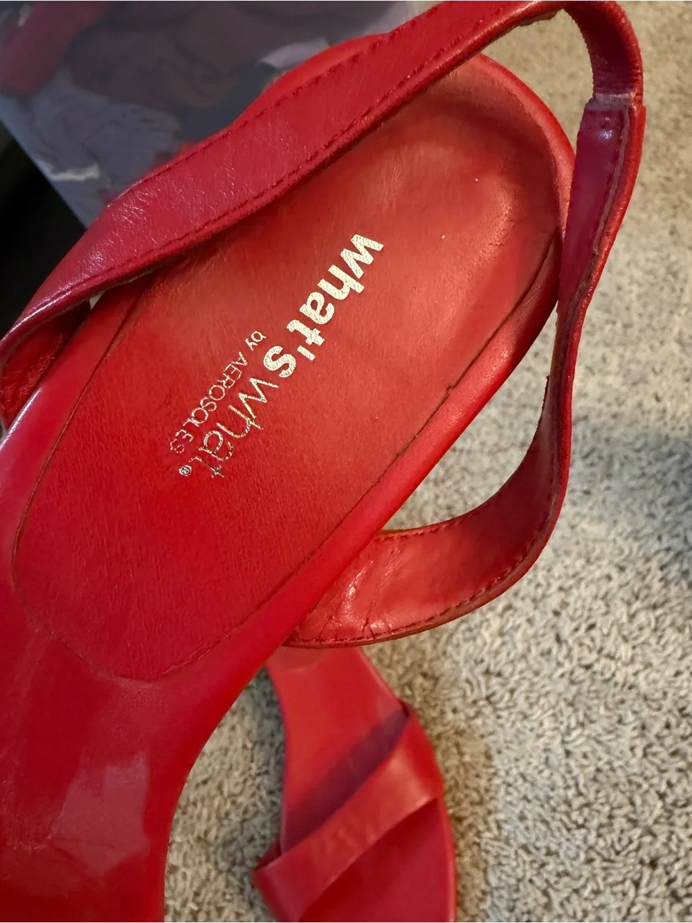 AEROSOLES sleek red